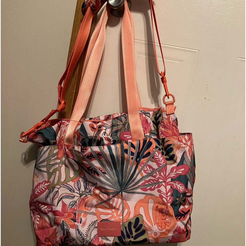 Beautiful Vera Bradley yoga tote EUC